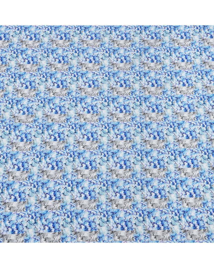 قماش كريب صناعي بطبعة أوراق مائية تجريدية باللونين الأزرق السماوي والرمادي، بتصميم رقمي معاصر، عرض 110 سم، صنع في الهند - D23774