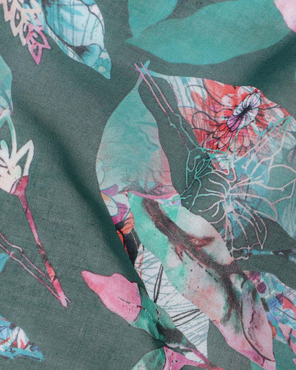 قماش فوال قطني بقاعدة بلون أزرق مخضر غامق مع طباعة ريش وأوراق تجريدية متعددة الألوان، بتصميم نباتي فني، عرض 110 سم، صنع في الهند - D23784