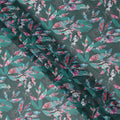 قماش فوال قطني بقاعدة بلون أزرق مخضر غامق مع طباعة ريش وأوراق تجريدية متعددة الألوان، بتصميم نباتي فني، عرض 110 سم، صنع في الهند - D23784