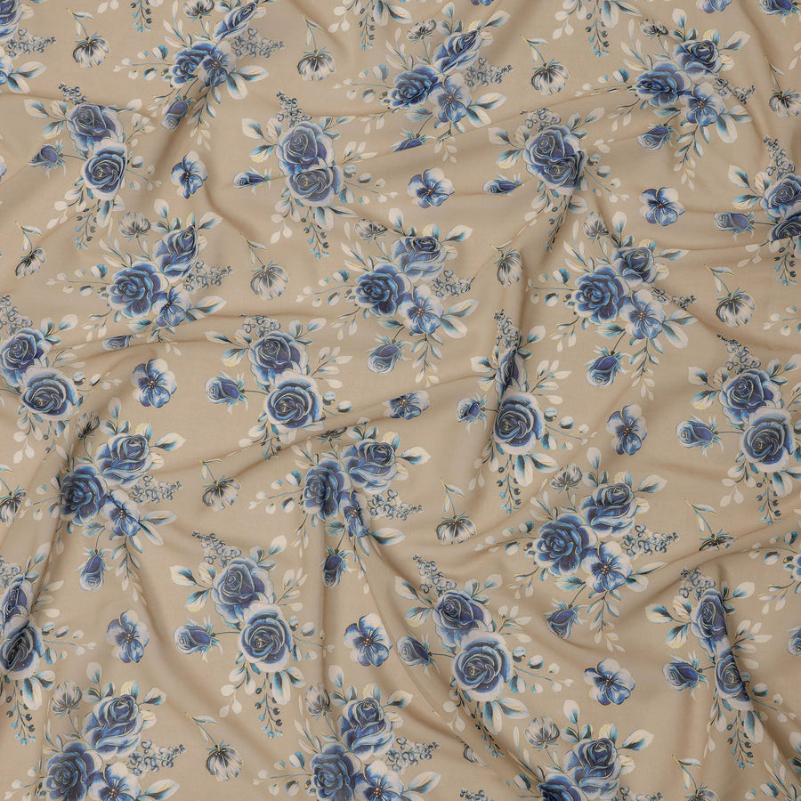 قاعدة بيج مع قماش قطني فوال مطبوع عليه زهور وردية زرقاء وبيضاء، بنمط باقة كلاسيكية، عرض 110 سم، صنع في الهند - D23793