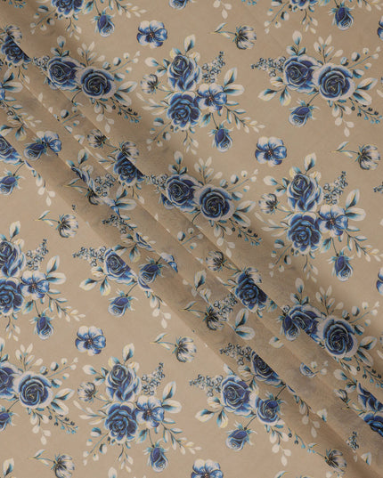 قاعدة بيج مع قماش قطني فوال مطبوع عليه زهور وردية زرقاء وبيضاء، بنمط باقة كلاسيكية، عرض 110 سم، صنع في الهند - D23793