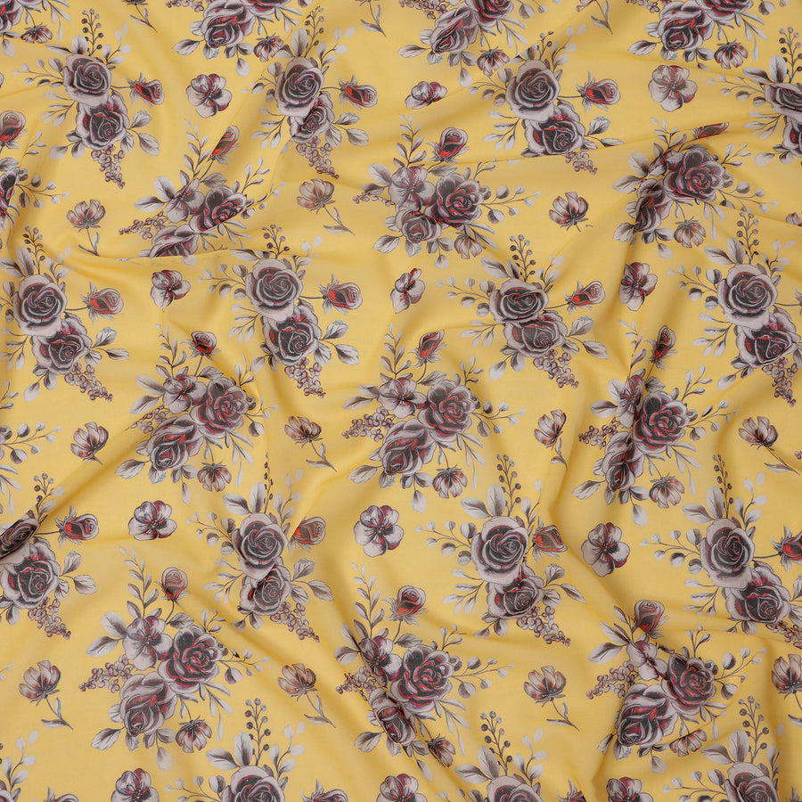 قماش فوال قطني بقاعدة صفراء زاهية مع نقش زهور وردية حمراء ورمادية، بنمط باقة كلاسيكي، عرض 110 سم، صنع في الهند - D23794
