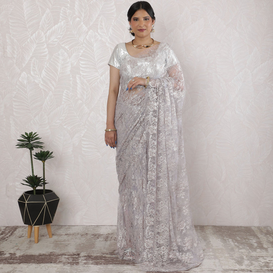 ساري دانتيل شانتيلي معدني فرنسي أنيق باللون الفضي البلاتيني - 5.5 متر، 110 سم -D19513