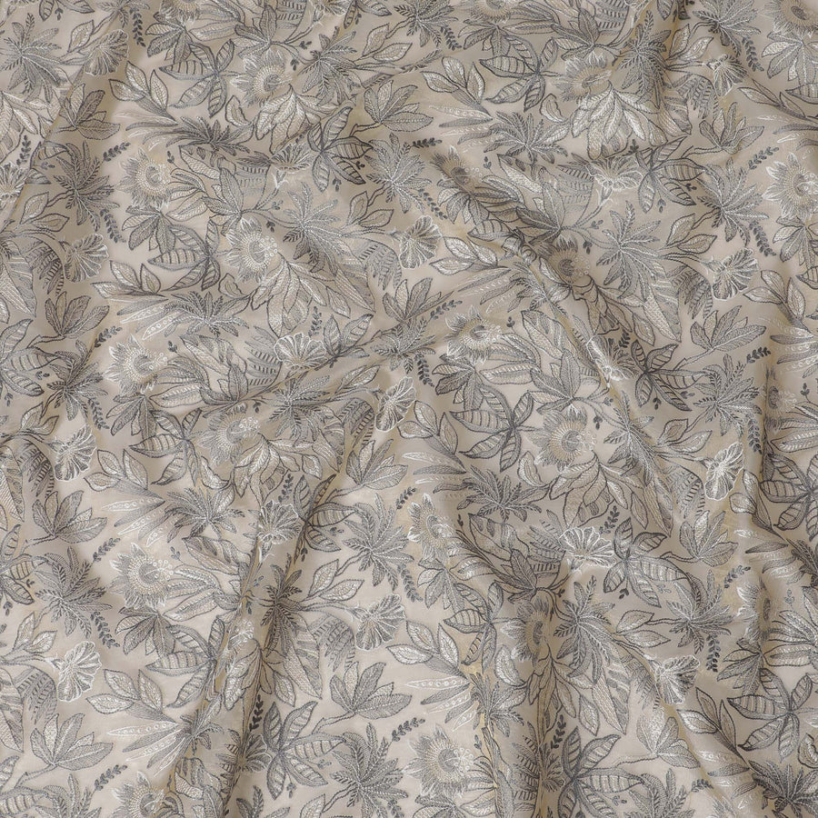 قماش أورجانزا حرير بيج أنيق مع تطريز زهور فضية - عرض 110 سم - D19628