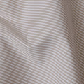 قماش قميص مخطط باللونين البيج والأبيض مصنوع من القطن بنسبة 100%، عرض 150 سم، صنع في إيطاليا - D20477