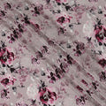 قماش كريب صناعي مع زخارف حجرية - زهور أنيقة باللون الوردي والأرجواني على اللون البنفسجي، عرض 110 سم - D20652