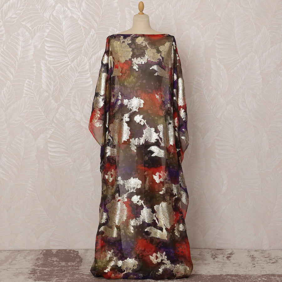 قماش شيفون حرير مزخرف بزهور باللون الأحمر والأرجواني والفضي مع لوركس معدني، 3.5 متر، عرض 140 سم - D20805