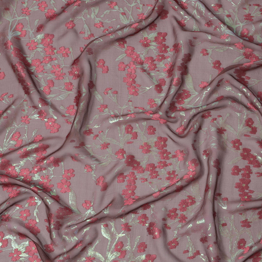 قماش شيفون حرير بني مع تطريز زهري وردي وشريط لوريكس معدني، عرض 110 سم، صنع في كوريا الجنوبية-D21151