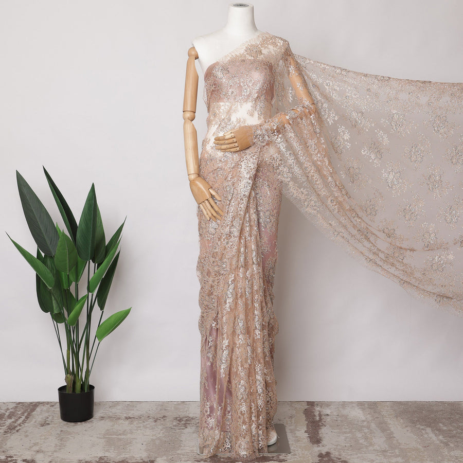 قماش دانتيل شانتيلي فرنسي معدني باللون البني الفاتح مع زخارف حجرية، 5.5 متر، عرض 110 سم-EC-402-0021473