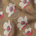قماش قطني بني فاتح مع طبعة زهور باللونين الأبيض والأحمر – عرض 110 سم - D21556