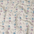 قماش قطني أبيض بطبعة زهور زرقاء وأرجوانية – عرض 110 سم - D21569