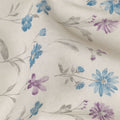 قماش قطني أبيض بطبعة زهور زرقاء وأرجوانية – عرض 110 سم - D21569