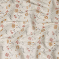 قماش قطني أبيض بطبعة زهور باللونين الخوخي والأصفر – عرض 110 سم - D21570