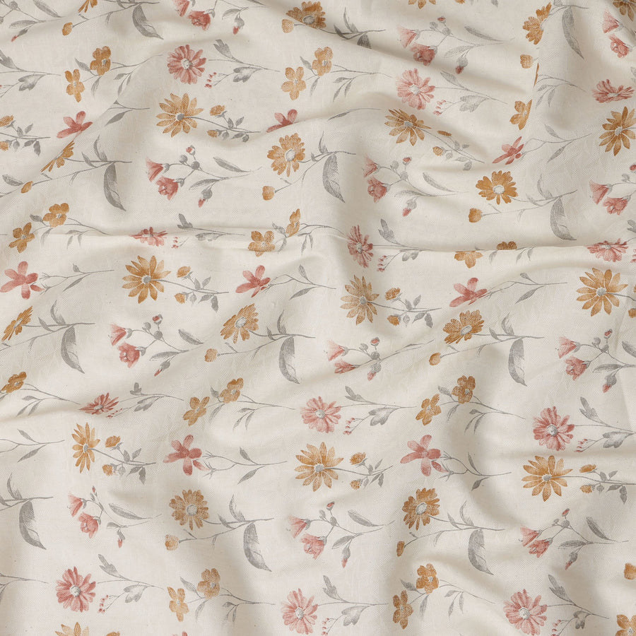 قماش قطني أبيض بطبعة زهور باللونين الخوخي والأصفر – عرض 110 سم - D21570