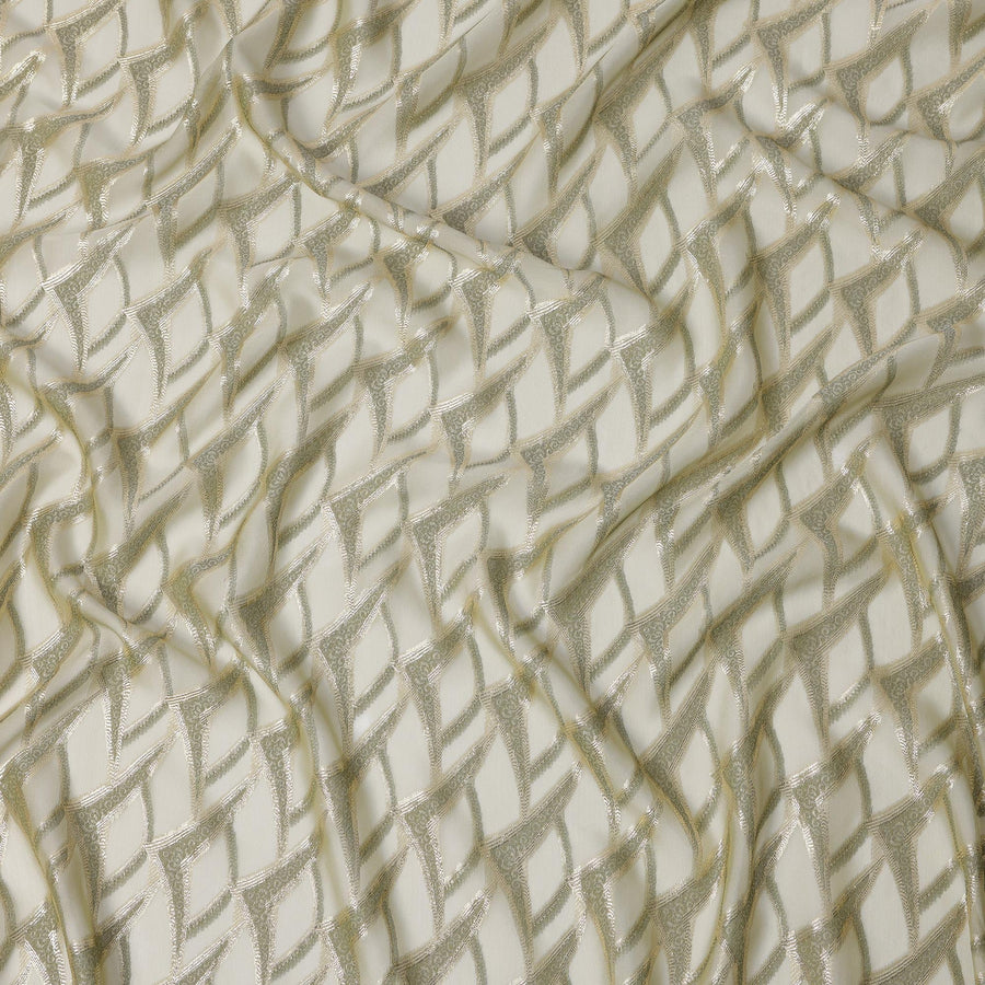 قماش شيفون حرير فرنسي باللون الأخضر الطحلب مع تصميم هندسي ذهبي معدني، عرض 110 سم - D21675