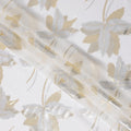 قماش شيفون حرير أبيض بتصميم أوراق ذهبية وفضية معدنية، عرض 110 سم - D21677