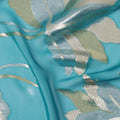 قماش شيفون حرير أزرق مائي بتصميم أوراق ذهبية وفضية معدنية، عرض 110 سم - D21679