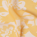قماش جورجيت صناعي مزهر باللونين الأصفر والأبيض - عرض 110 سم، ناعم وخفيف الوزن - D21894