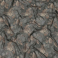 قماش جورجيت صناعي مزخرف باللون الرمادي الداكن والذهبي - عرض 110 سم، ناعم وخفيف الوزن - D21896