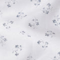 قماش كتان نقي مطبوع عليه زهور باللونين الأبيض والأزرق الداكن - عرض 150 سم - D21994