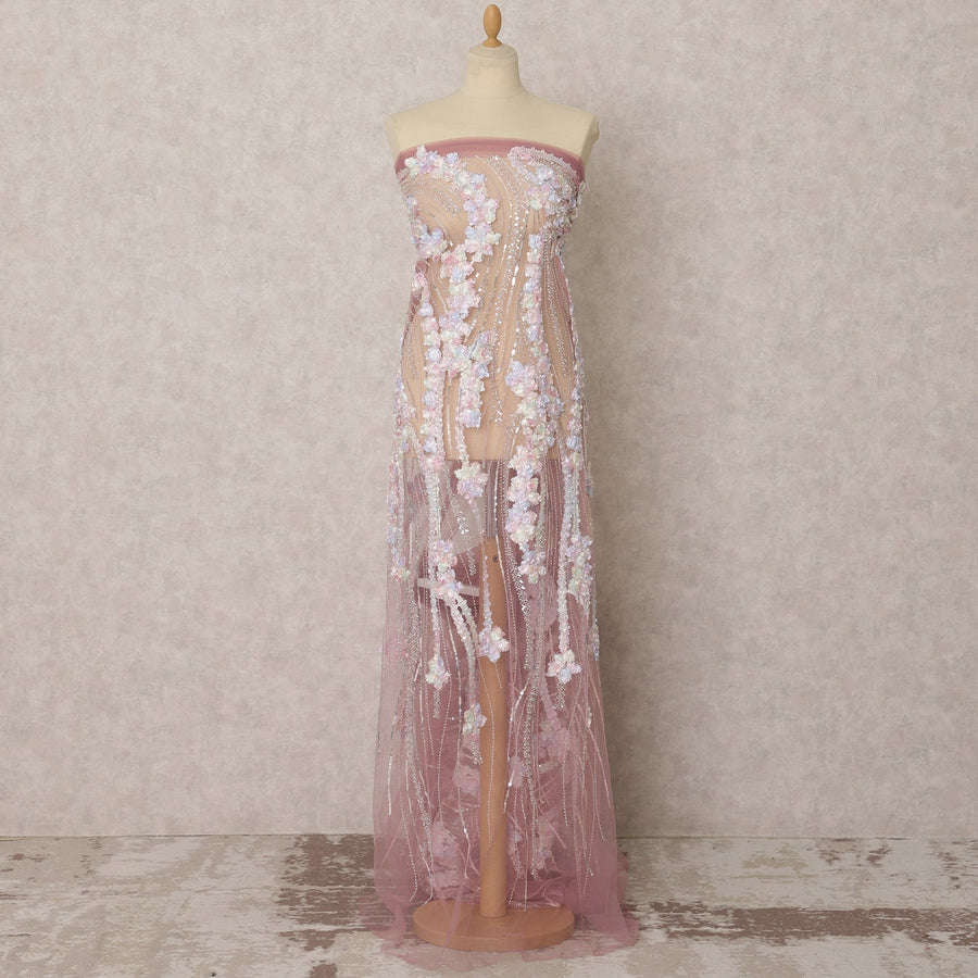 قماش نايلون تول مطرز باللون الوردي الباهت مع تفاصيل زهور - عرض 135 سم، 3.5 متر، صنع في الهند - D22329