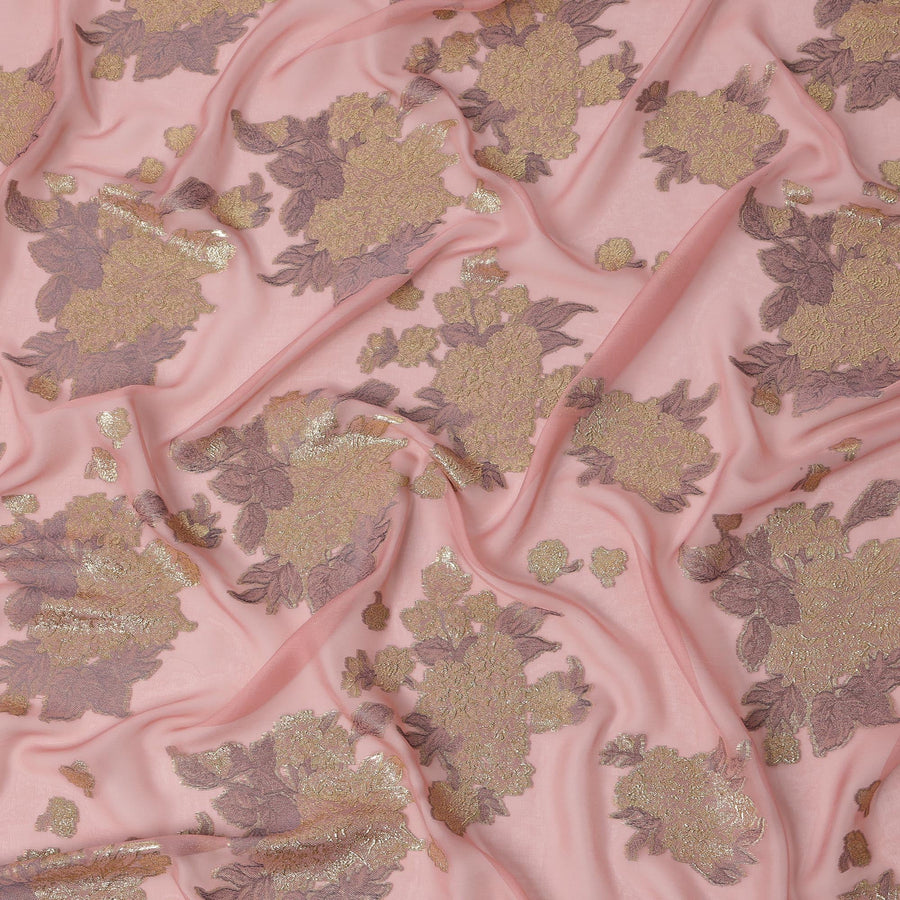 قماش شيفون حريري بتصميم لوريكس معدني مزهر باللون الوردي الفاتح، عرض 110 سم، صنع في كوريا الجنوبية - D22628