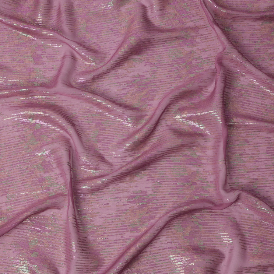 قماش شيفون حريري بتصميم خطي معدني لامع بلون وردي بنفسجي، عرض 110 سم، صنع في كوريا الجنوبية - D22641