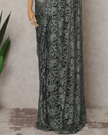 ساري فرنسي فاخر من قماش شانتيلي ثنائي اللون باللونين الأخضر والأسود مع تطريز حجري - طول 5.5 متر وعرض 110 سم - مستورد من فرنسا - D22949