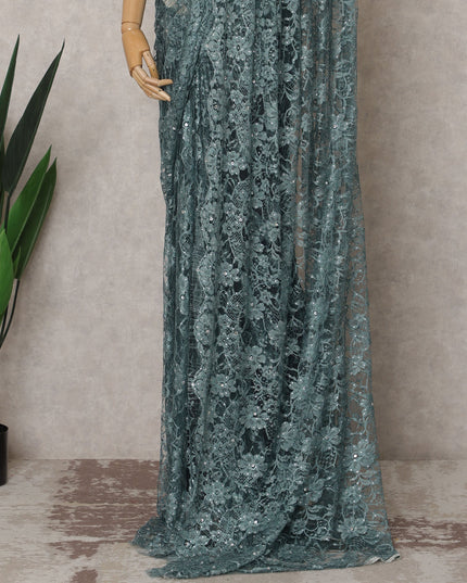 ساري فرنسي فاخر باللون الرمادي المخضر، من قماش شانتيلي ثنائي اللون، مع تطريز حجري - طول 5.5 متر وعرض 110 سم - مستورد من فرنسا - D22952