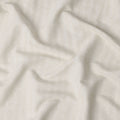 قماش كتان مخلوط يدوي الصنع بخطوط عمودية بلون أبيض عاجي، بمظهر نسج طبيعي ناعم، عرض 140 سم، صنع في الهند - D23253