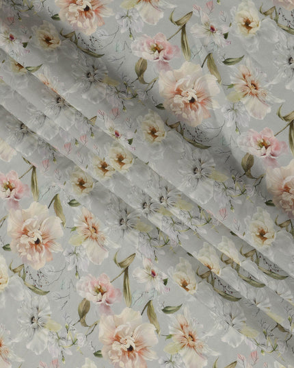 قماش كريب فيسكوز ناعم رمادي فاتح مطبوع عليه زهور بألوان مائية، عرض 110 سم، صنع في الهند - D23396