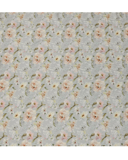 قماش كريب فيسكوز ناعم رمادي فاتح مطبوع عليه زهور بألوان مائية، عرض 110 سم، صنع في الهند - D23396
