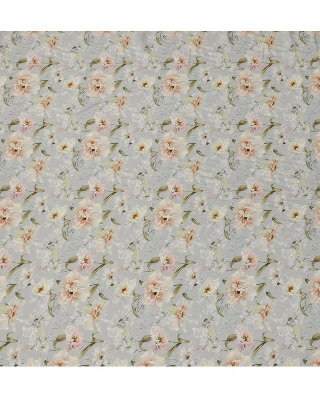 قماش كريب فيسكوز ناعم رمادي فاتح مطبوع عليه زهور بألوان مائية، عرض 110 سم، صنع في الهند - D23396