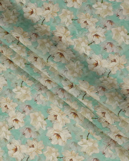 قماش كريب فيسكوز مطبوع عليه زهور باللون الأخضر المائي الكريمي الكبير مع تفاصيل بتلات ناعمة، عرض 110 سم، صنع في الهند - D23398