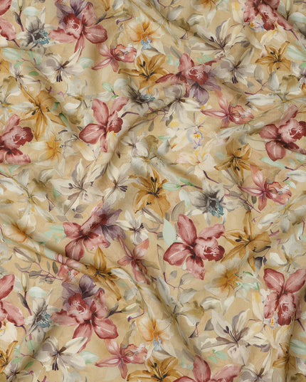 قماش كريب فيسكوز مطبوع عليه زهور متعدد الألوان، بيج دافئ، بمظهر مرسوم يدويًا، عرض 110 سم، صنع في الهند - D23402