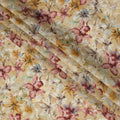 قماش كريب فيسكوز مطبوع عليه زهور متعدد الألوان، بيج دافئ، بمظهر مرسوم يدويًا، عرض 110 سم، صنع في الهند - D23402