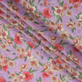 قماش كريب فيسكوز مطبوع عليه زهور باللونين الوردي والأحمر والكريمي مع لمسات من أوراق الشجر الخضراء، عرض 110 سم، صنع في الهند - D23404