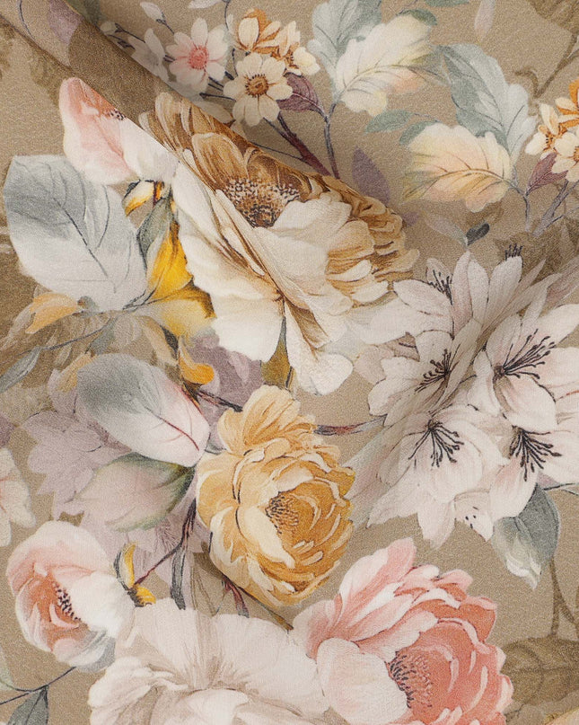 قماش كريب فيسكوز بنقشة زهور عتيقة متعدد الألوان بلون بني رمادي فاتح مع تفاصيل باستيل ناعمة، عرض 110 سم، صنع في الهند - D23412