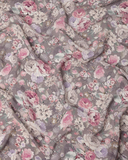 قماش كريب فيسكوز مطبوع عليه زهور وردية أرجوانية باهتة وأرجوانية مع زخارف ورود عتيقة، عرض 110 سم، صنع في الهند - D23413