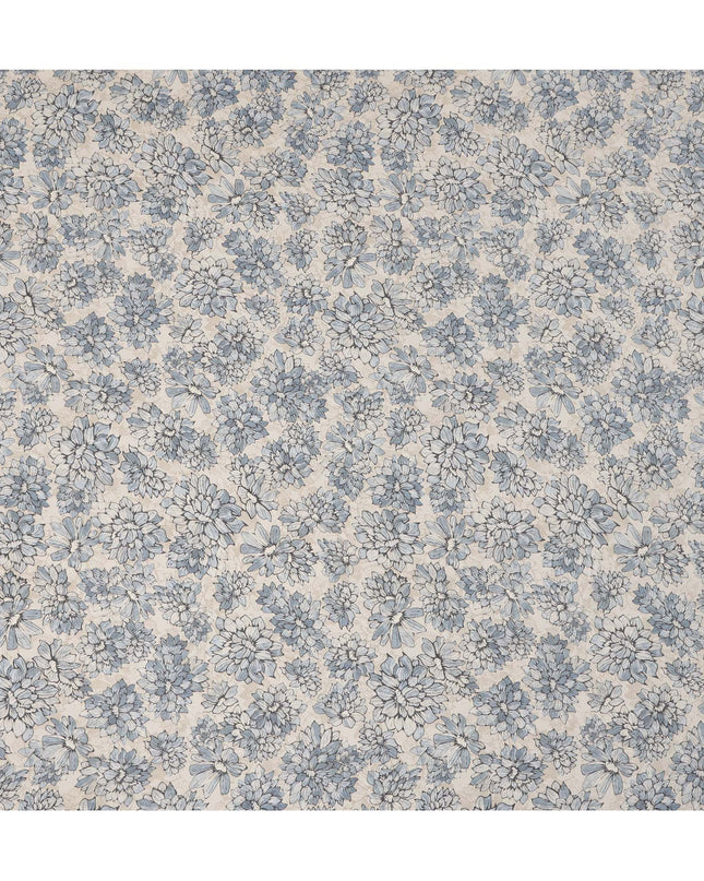قماش كريب فيسكوز مطبوع عليه زهور زرقاء بقاعدة بيج مع تصميم نباتي مرسوم يدويًا، عرض 110 سم، صنع في الهند - D23415