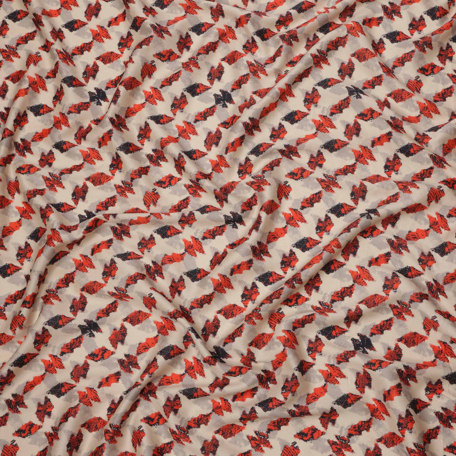 قماش قطني مطبوع عليه أوراق تجريدية باللونين البيج والأحمر والأسود، عرض 110 سم، صنع في الهند - D23549