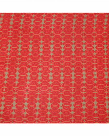 قماش كريب فيسكوز بطبعة تجريدية مستوحاة من شيبوري باللونين الأحمر الناري والأخضر الزيتوني، عرض 110 سم، صنع في الهند - D23576