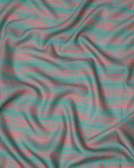 قماش كريب فيسكوز مطبوع بخطوط قبلية تجريدية باللونين الأخضر البحري والوردي، عرض 110 سم، صنع في الهند - D23577