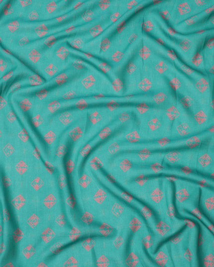 قماش كريب فيسكوز بنقشة عرقية بلون أزرق مائي مع أحمر، عرض 110 سم، صنع في الهند - D23580