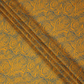 قماش كريب فيسكوز بطباعة خطوط حلزونية تجريدية باللونين الأصفر الخردلي والرمادي، عرض 110 سم، صنع في الهند - D23596