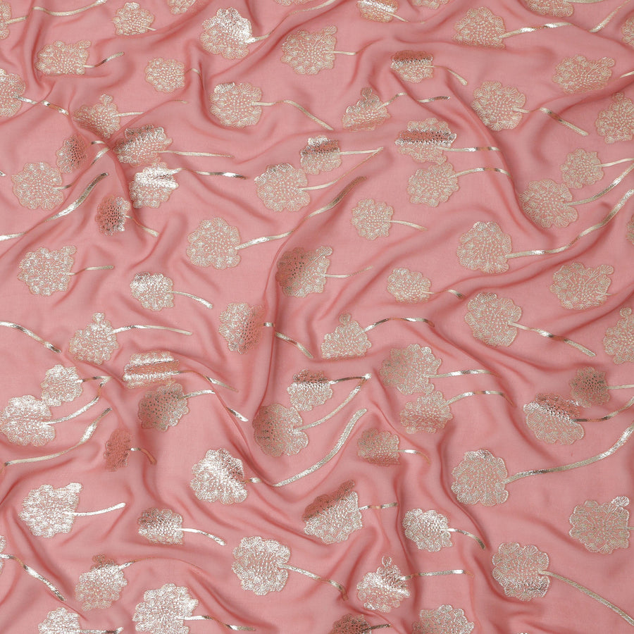 قماش شيفون حريري بنقشة زهور معدنية بلون الخوخ الوردي مع تفاصيل لوريكس ذهبية، 110 سم، كوريا الجنوبية - D23819