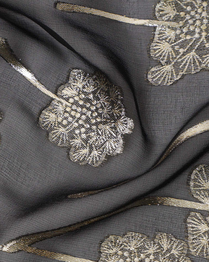 قماش شيفون حريري أسود فحمي بنقشة زهور معدنية مع تفاصيل لوركس فضية، 110 سم، كوريا الجنوبية - D23821