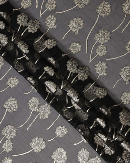 قماش شيفون حريري أسود فحمي بنقشة زهور معدنية مع تفاصيل لوركس فضية، 110 سم، كوريا الجنوبية - D23821