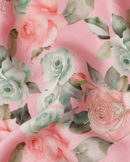 قماش فيسكوز مطبوع عليه زهور وردية اللون ومطرز بدقة، 110 سم، الهند - D23845