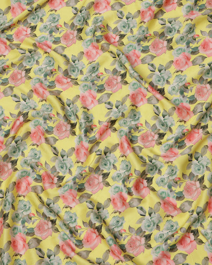 قماش فيسكوز مطبوع عليه زهور وردية صفراء ومطرز بدقة، 110 سم، الهند - D23846
